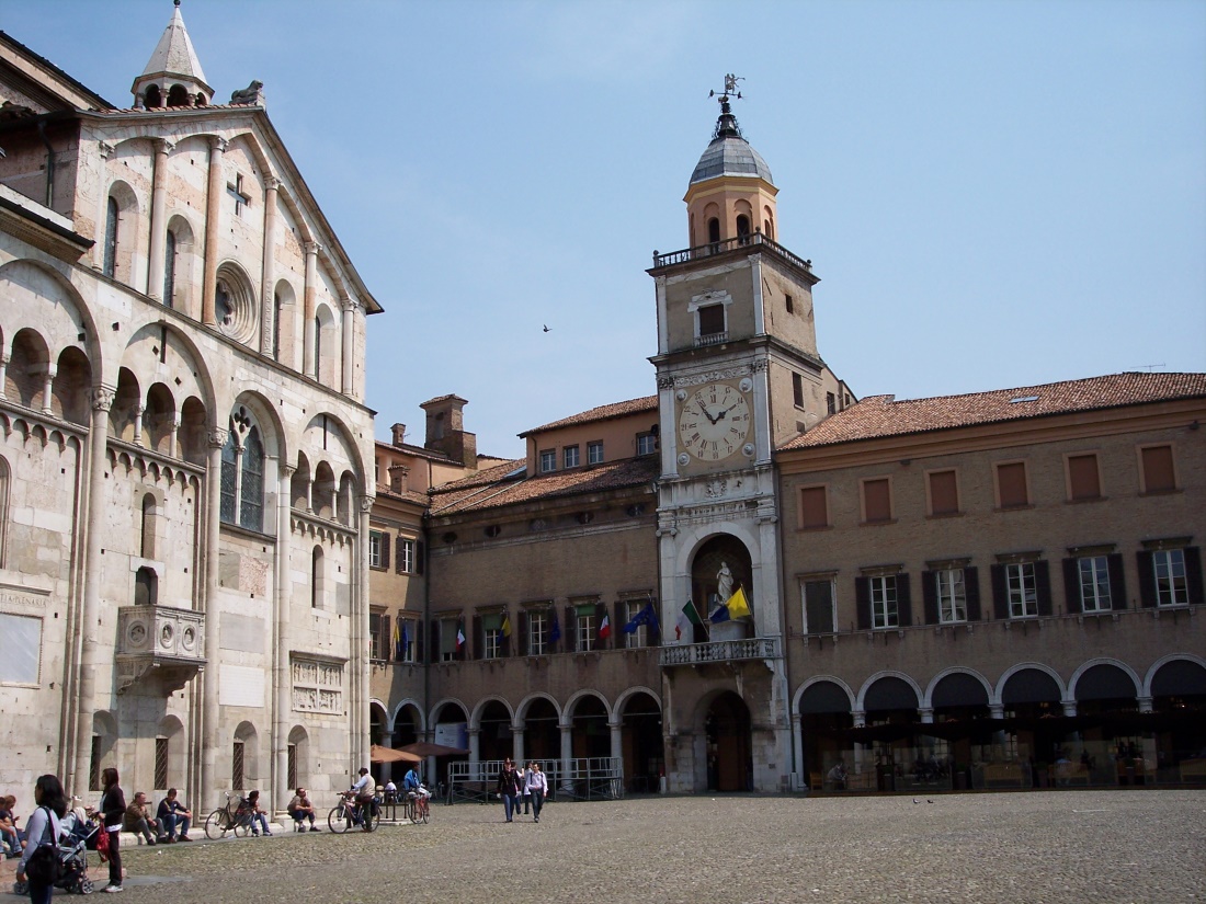 Modena palazzo comunale e Duomo